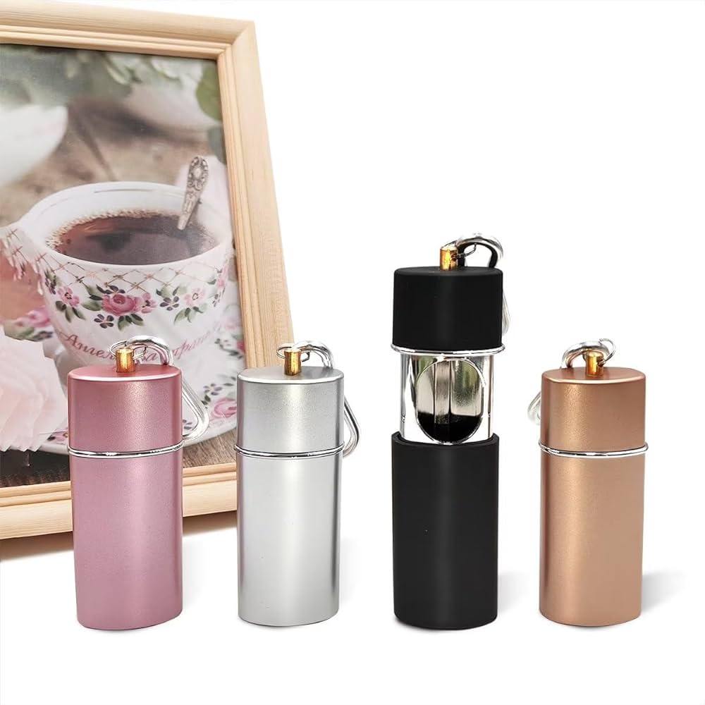 灰皿　or key入れなどにどうですか？ Amazon.co.jp: Hourwof ポータブル灰皿 蓋付き 臭い防止 金属製